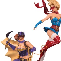 DC BOMBSHELLS  - Batgirl & Supergirl Celebration Statue Figure 35 cm