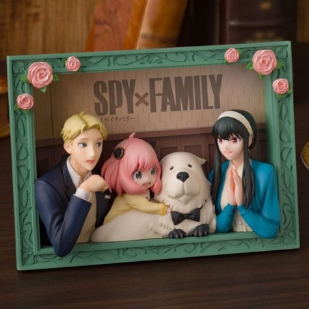 SPY X FAMILY - The Forgers Proof PVC Figure 13 cm
