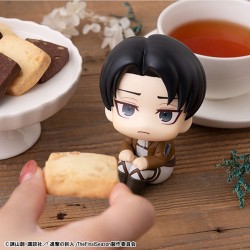 ATTACK ON TITAN - Levi Look Up Megahouse PVC Figure 11 cm