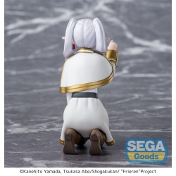 FRIEREN: BEYOND JOURNEY'S END - Frieren Poking Something Pm Perching Sega PVC Figure 10 cm